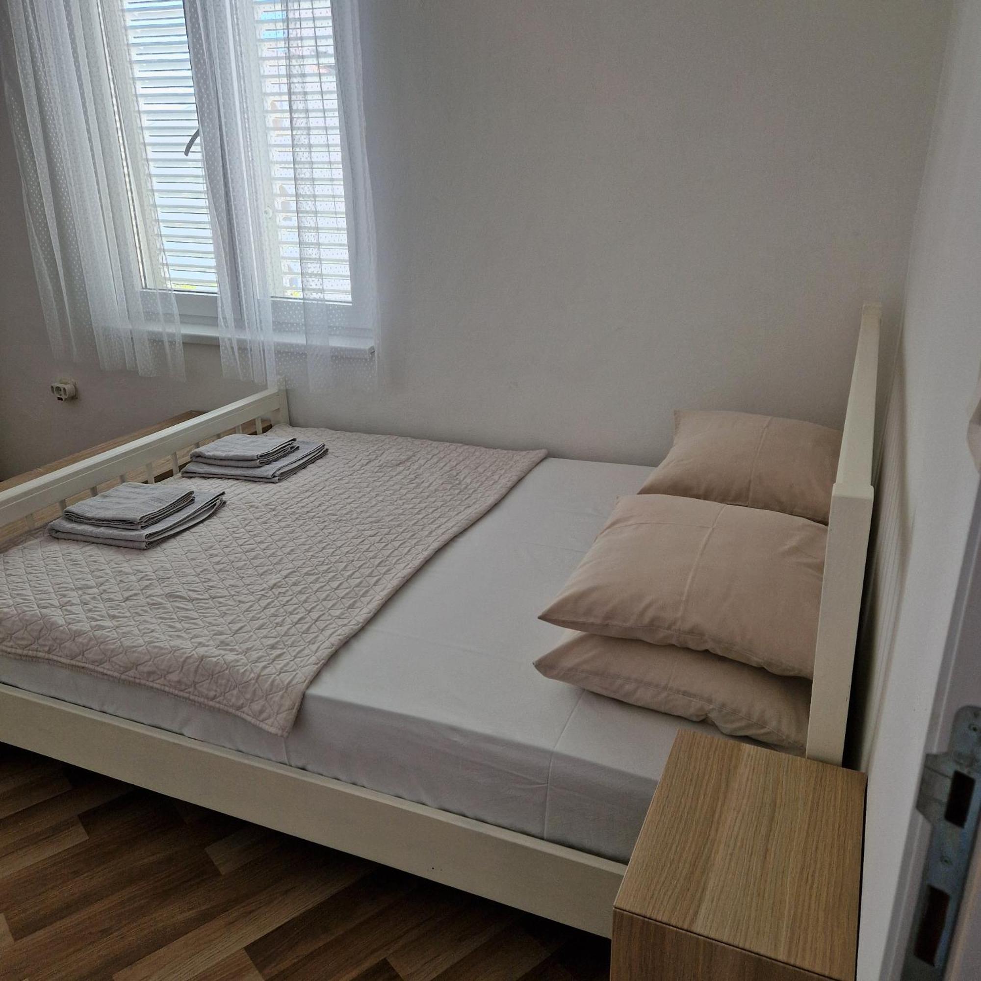 Apartman Iva Novalja Exterior foto